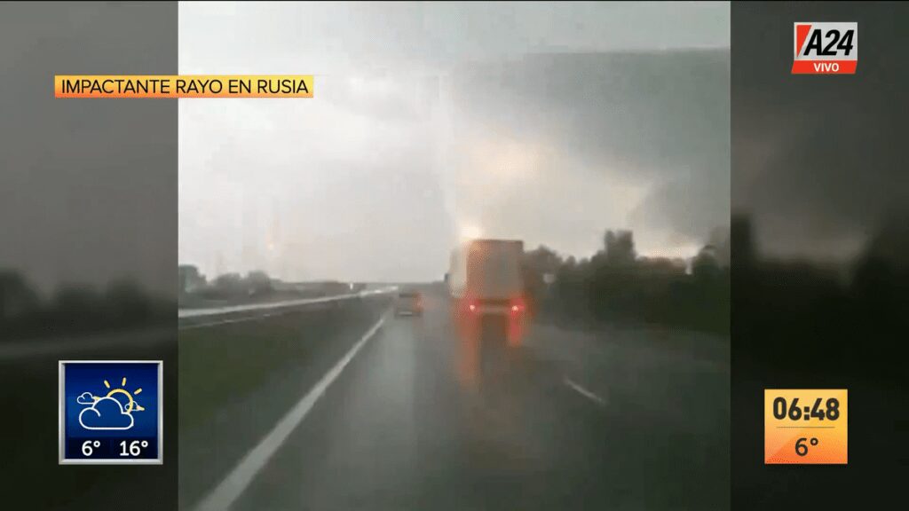 Se salvaron de milagro súper rayo cayó sobre un camión