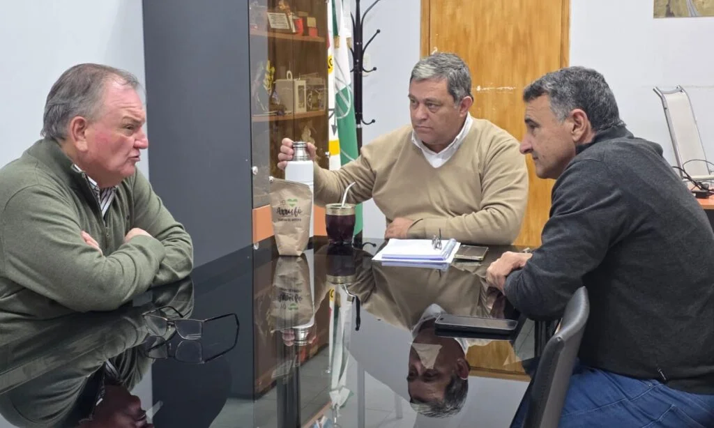 Michlig y González mantuvieron una extensa reunión de trabajo con el Pte. Comunal de Arrufó Cristian Piumatti