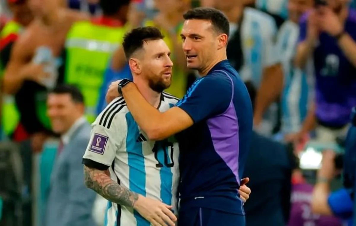 Scaloni junto a Messi en la Selección, una imagen que no se repetirá. Foto: Archivo
