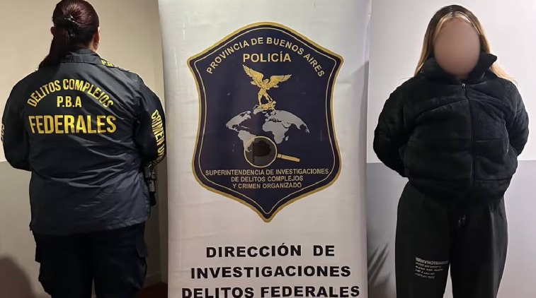 Detienen a policía por drogar y robar a hombres