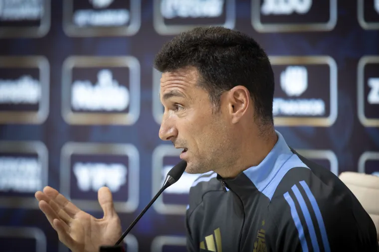 Lionel Scaloni llenó de elogios a Santiago Beltrán, el arquero furor en River.