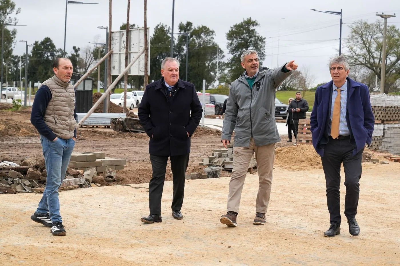 Supervisan avance del puente al 55%