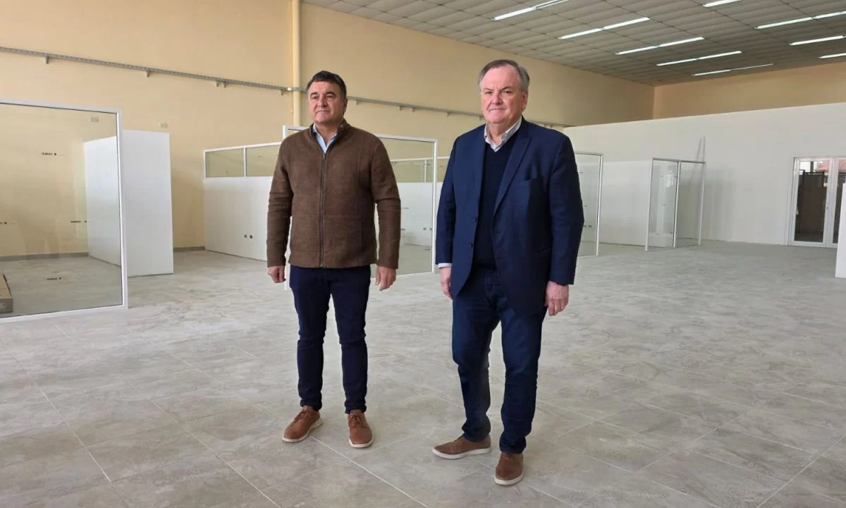El Senador provincial Felipe Michlig y el diputado provincial Marcelo González, cursaron la invitación oficial al acto.