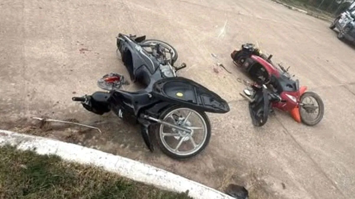 Choque de motos en Laprida y Pringles, San Cristóbal.