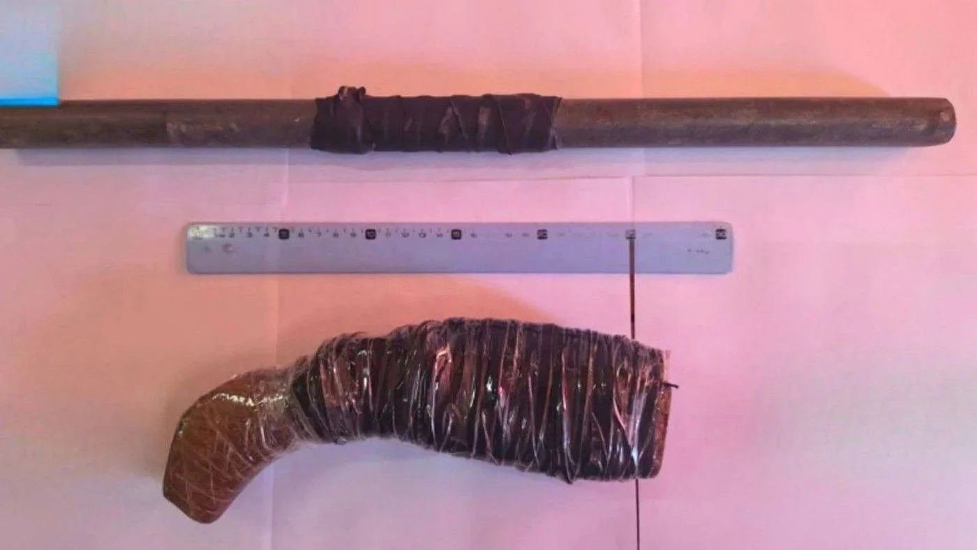 Adolescente amenaza a su madre con un arma en San José