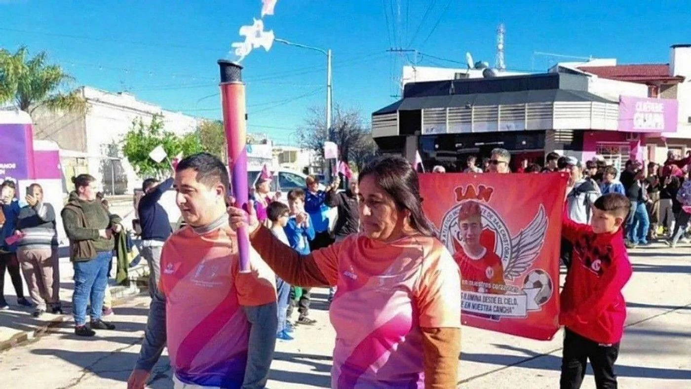 Los padres de Ian Cabrera participaron del evento.