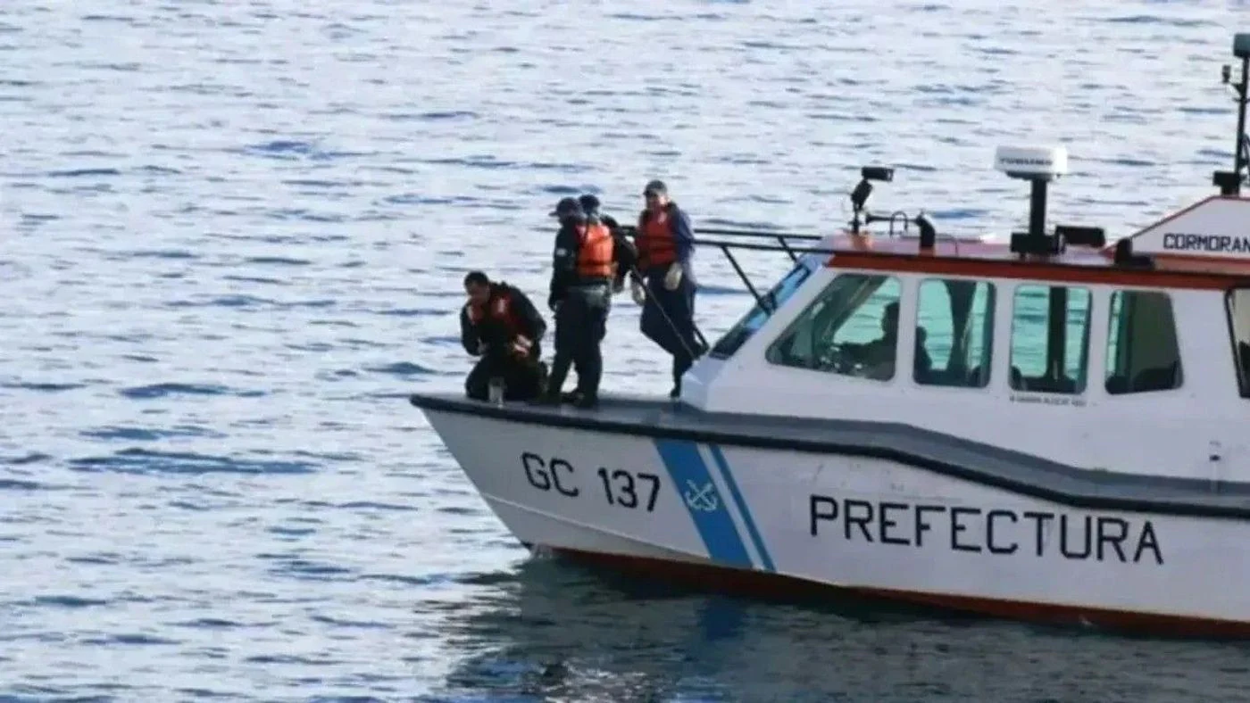 Los equipos de rescate de la Subcomisaría 55ª y Bomberos Ruca Cura montaron un puesto de asistencia sobre el kilómetro 15 de la avenida Bustillo.