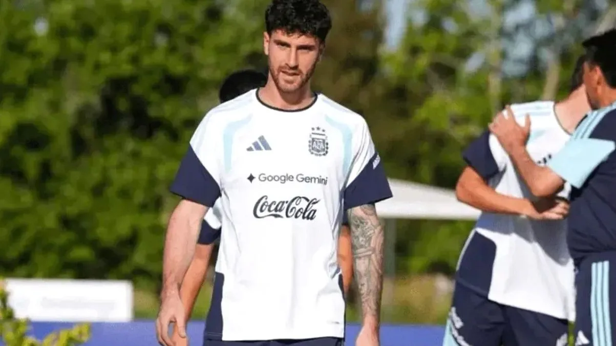 Marcos Senesi, alternativa a Balerdi en caso de que Scaloni decida reemplazarlo por su lesión muscular