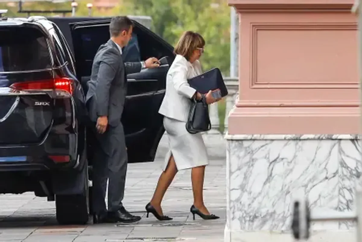 Patricia Bullrich entrando a Casa Rosada