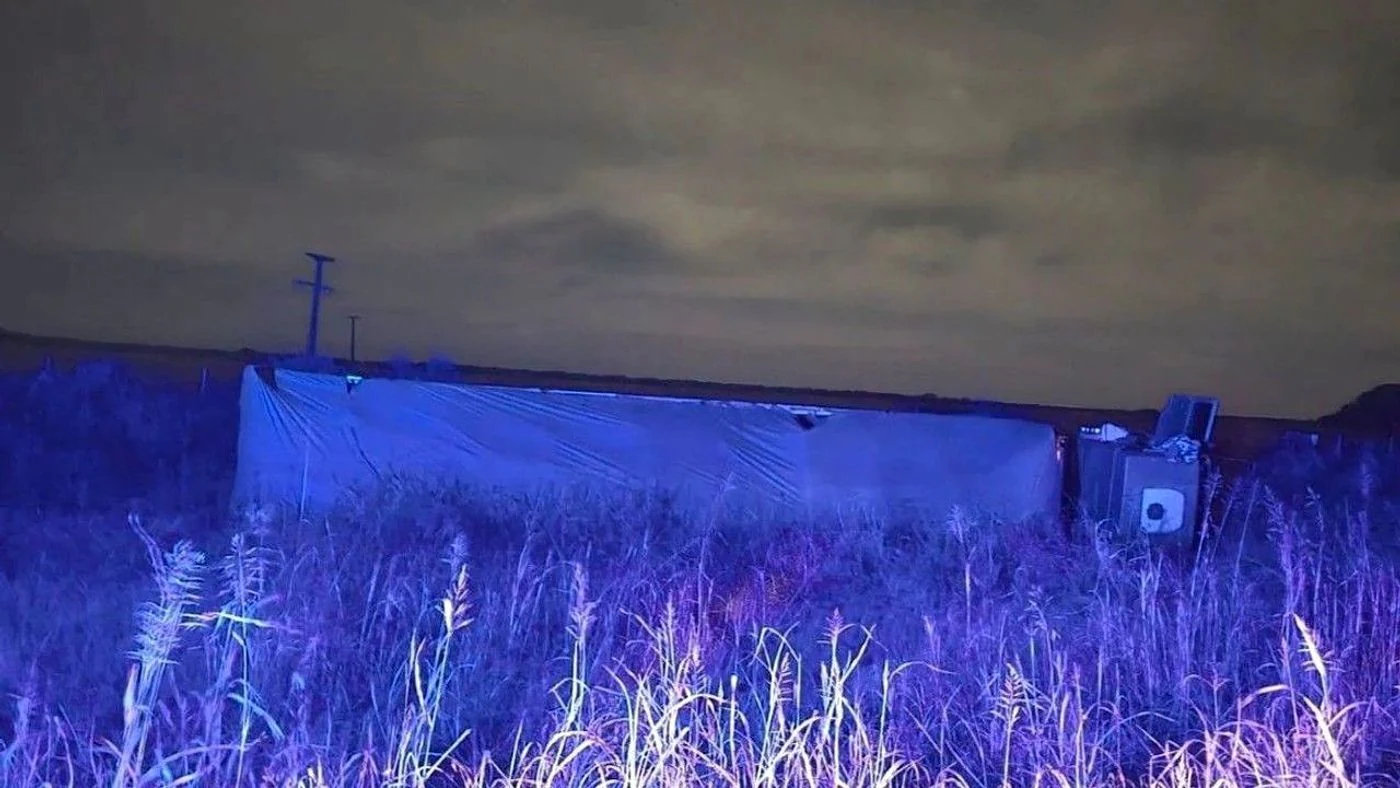 Camión vuelca en la Ruta 39 por fallas mecánicas