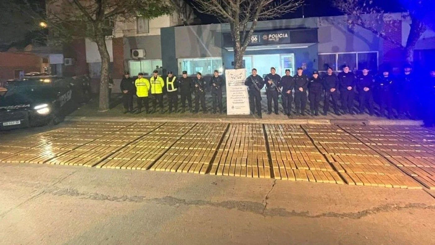 Imagen ilustrativa de la noticia: Casi una tonelada de marihuana hallada en campo de Berna (Policiales)