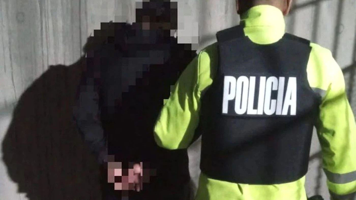 Aprehendieron a un hombre tras embestir a un policía durante un control en Ceres
