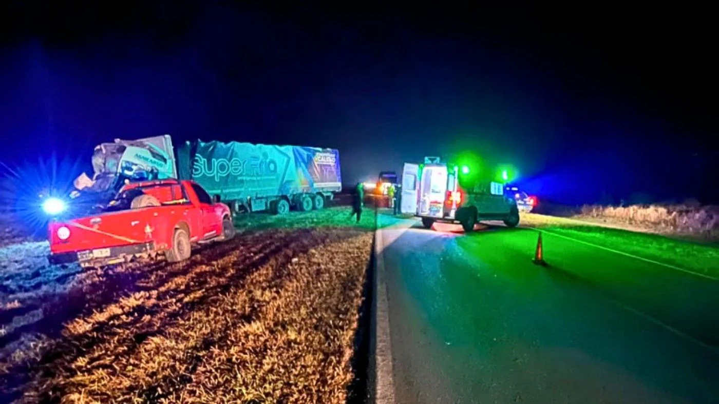 Imagen ilustrativa de la noticia: Choque múltiple en la Ruta 34: un conductor atrapado (Policiales)
