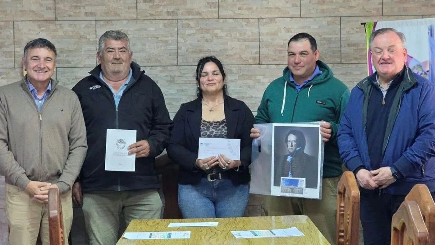 Imagen ilustrativa de la noticia: Colonia Bossi recibirá $40 millones para hacer 2.000 metros de ripio (Política)