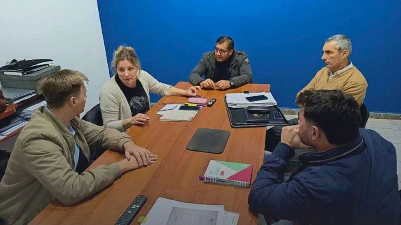 Imagen ilustrativa de la noticia: Concejales de Unidos se reúnen con sindicato por los despidos (Política)