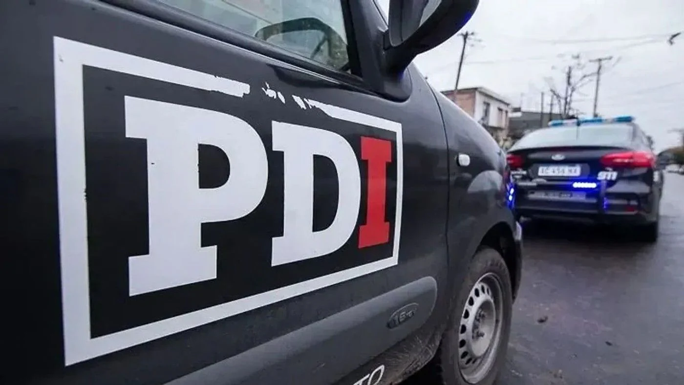 Confirmaron la prisión preventiva para una suboficial de la PDI investigada por filtrar información sobre allanamientos.