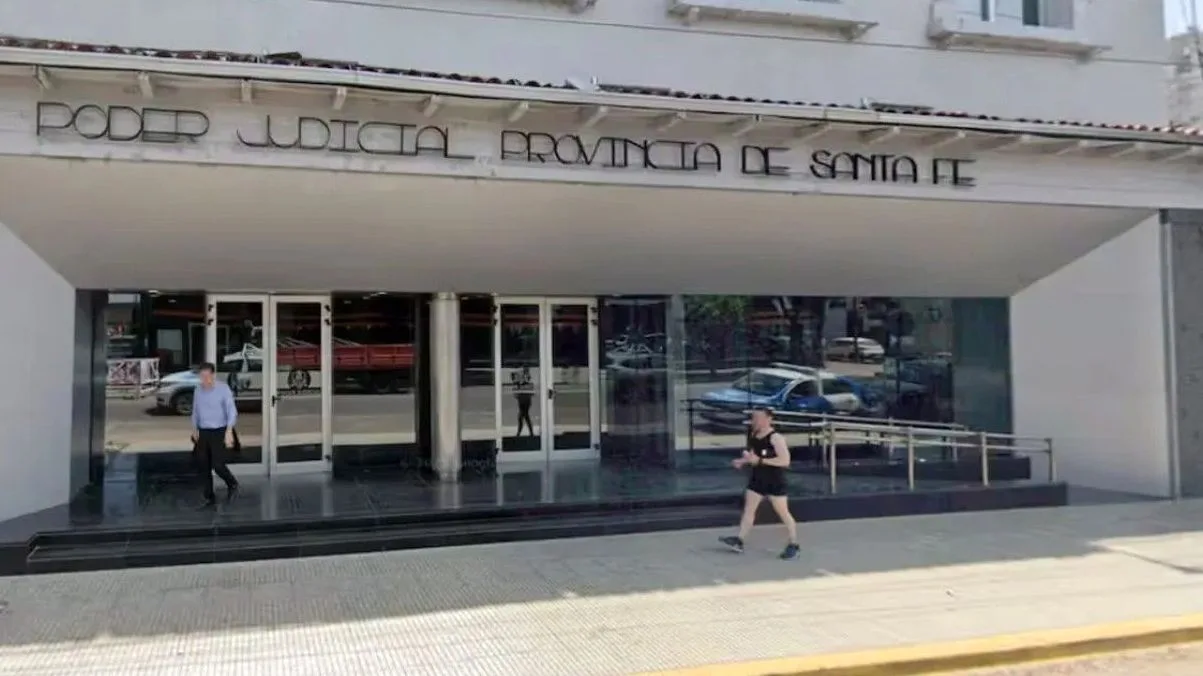Un policía de Santa Fe fue detenido tras ser acusado de abusar sexualmente de siete de sus sobrinos. (Foto: Google Street View)