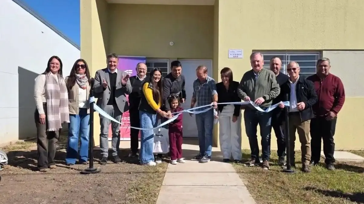 Inauguración de 10 nuevas viviendas en Hersilia por el Gobierno Provincial