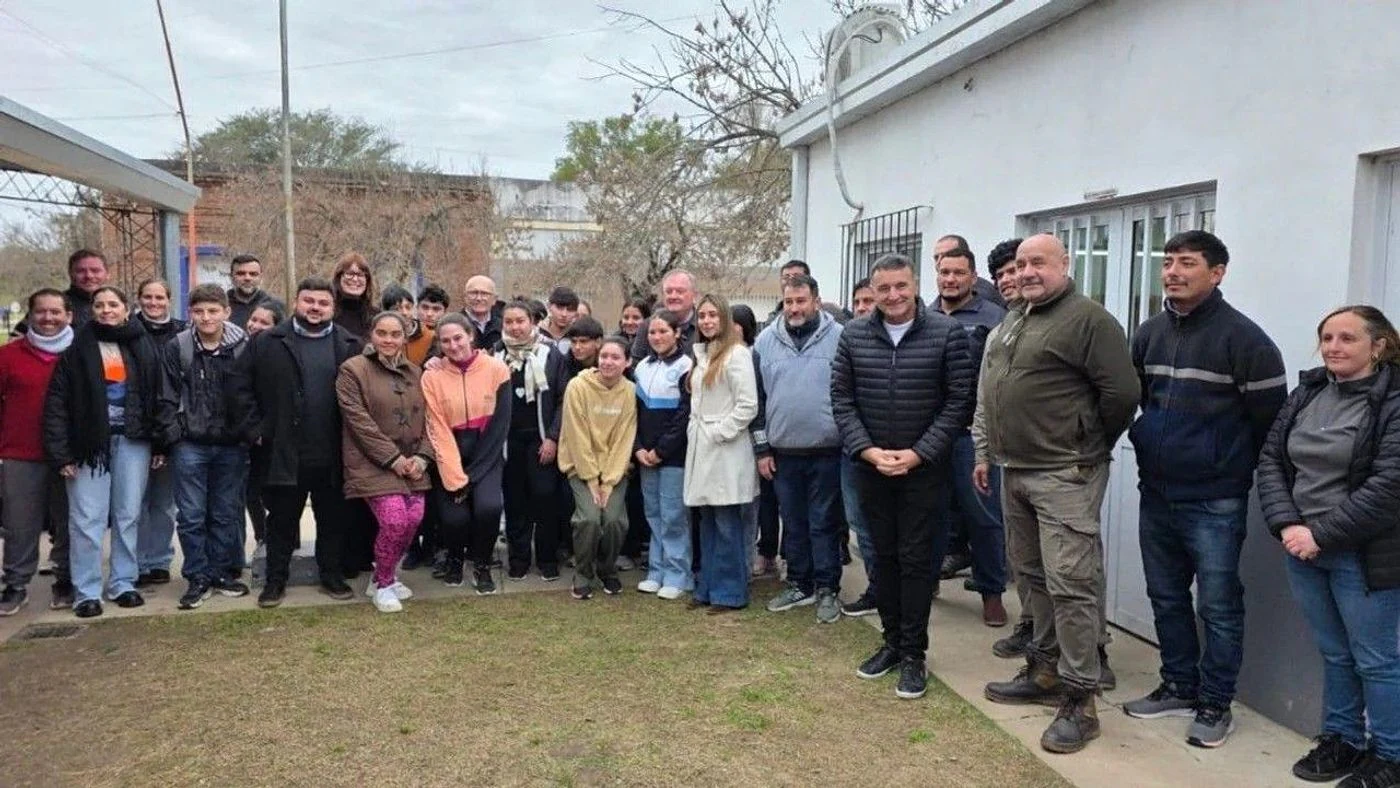 Escuelas de Soledad y Moisés Ville reciben $40 millones en aportes