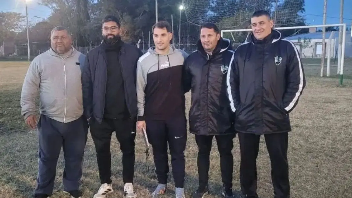 Presentación del nuevo cuerpo técnico de Ferro en su sede