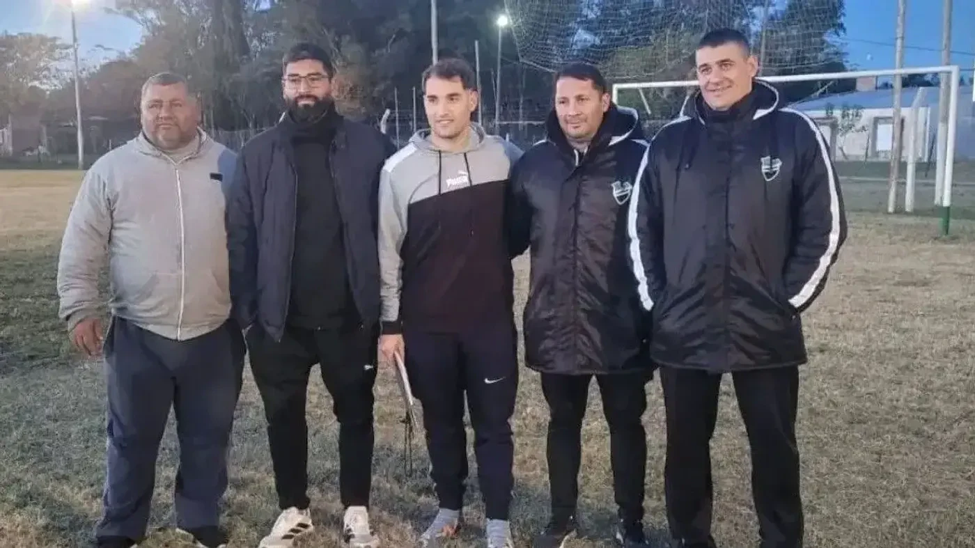 Presentación del nuevo cuerpo técnico de Ferro en su sede