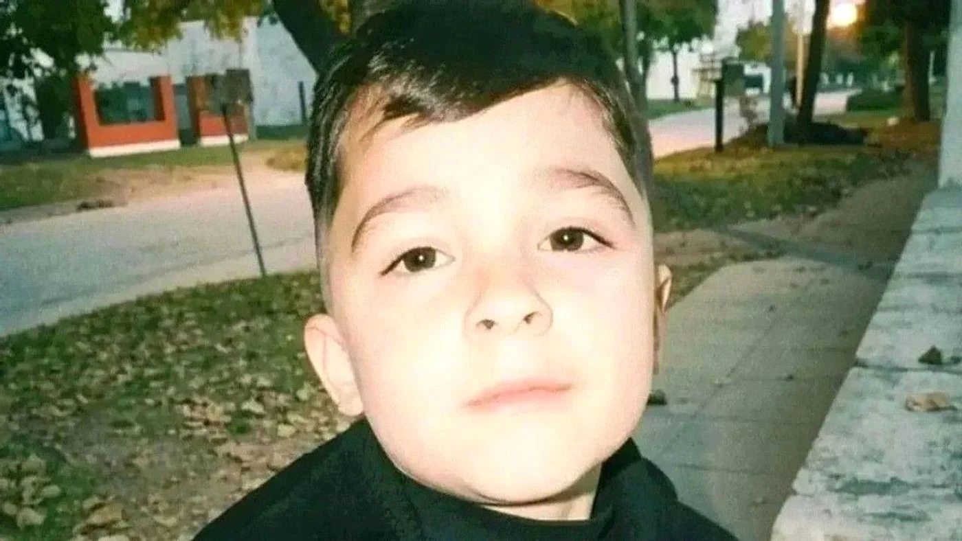 Encuentran cabellos en mano de nene muerto