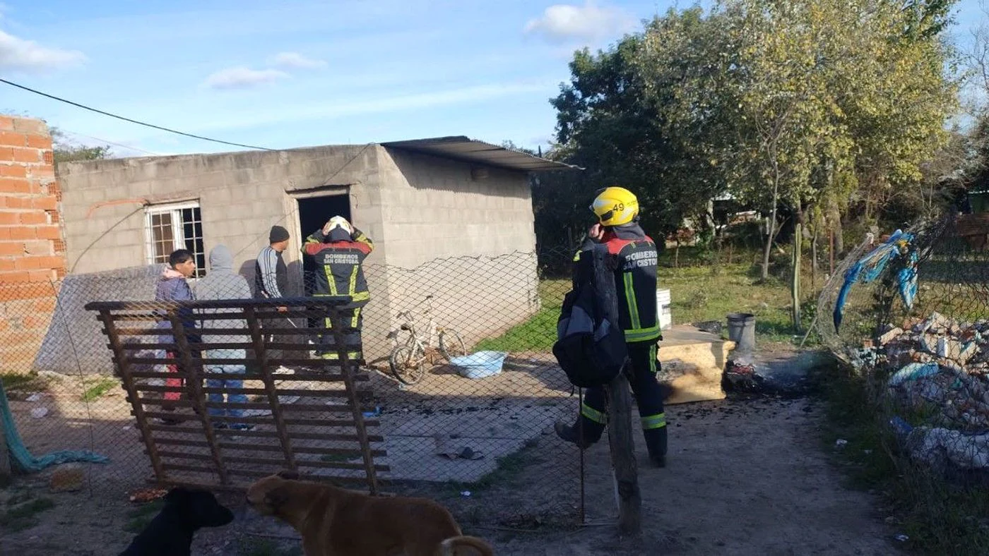 Imagen ilustrativa de la noticia: Incendio en vivienda de Barrio Pellegrini controlado (Policiales)