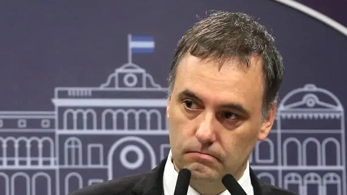 Manuel Adorni podría ser removido de su cargo NA