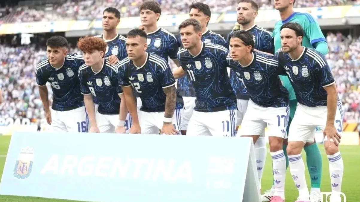 La Selección Argentina celebra un gol durante el amistoso contra Honduras.