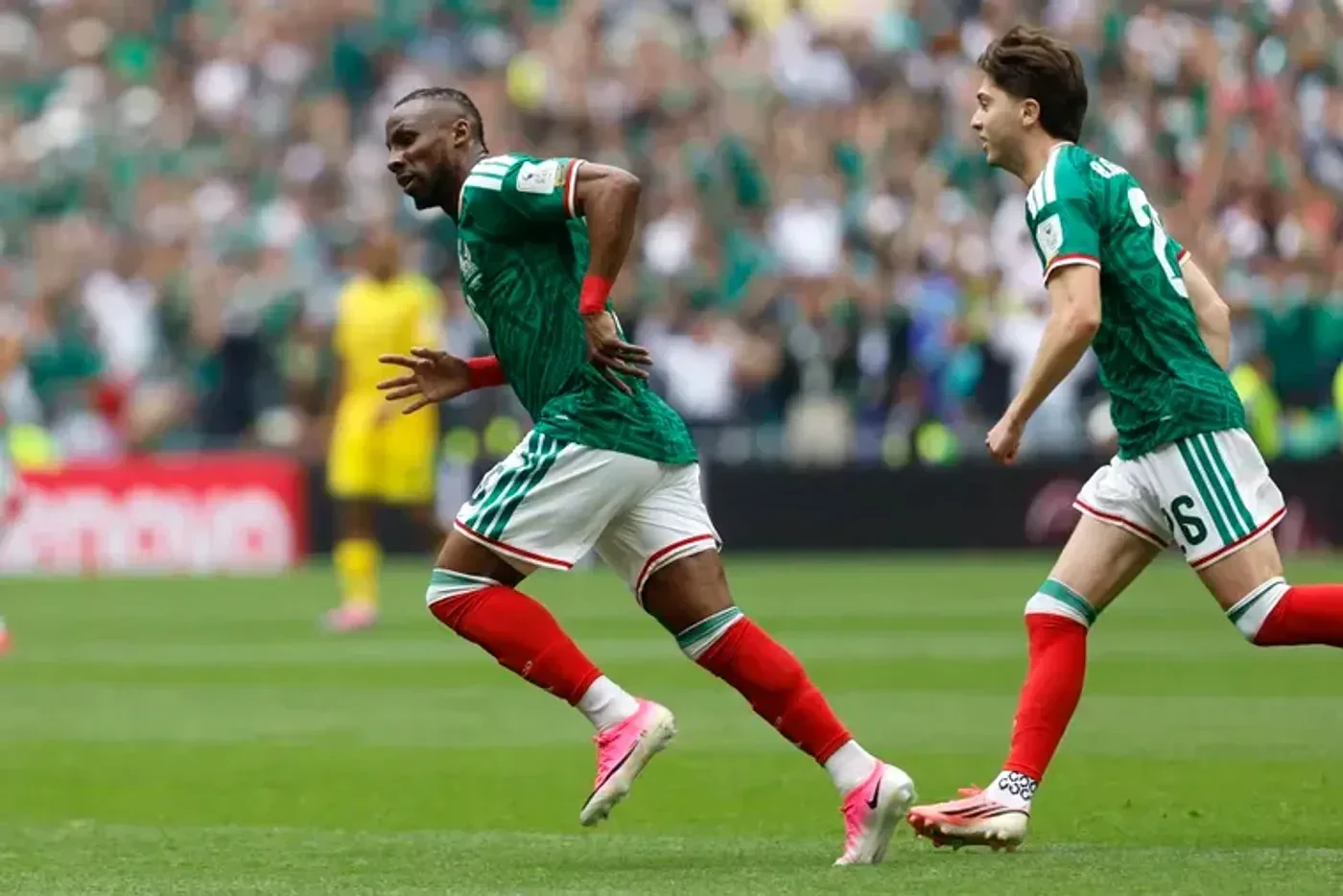 Histórico. Julián Quiñones, delantero de 29 años del Al-Qadsiah de Arabia Saudita, marcó el primer gol del Mundial 2026 para el seleccionado mexicano.&nbsp;