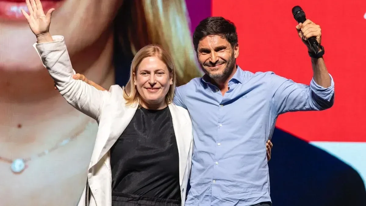 El gobernador de Santa Fe, Maximiliano Pullaro, junto a la ex vicegobernadora y actual diputada nacional, Gisela Scaglia.