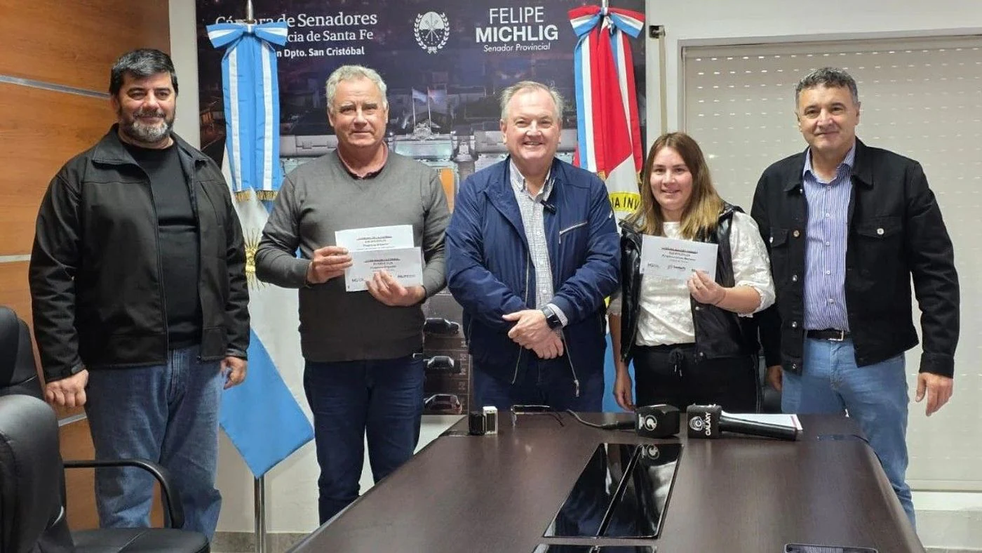 Michlig y González entregan $50 millones a Aguará Grande y La Cabral