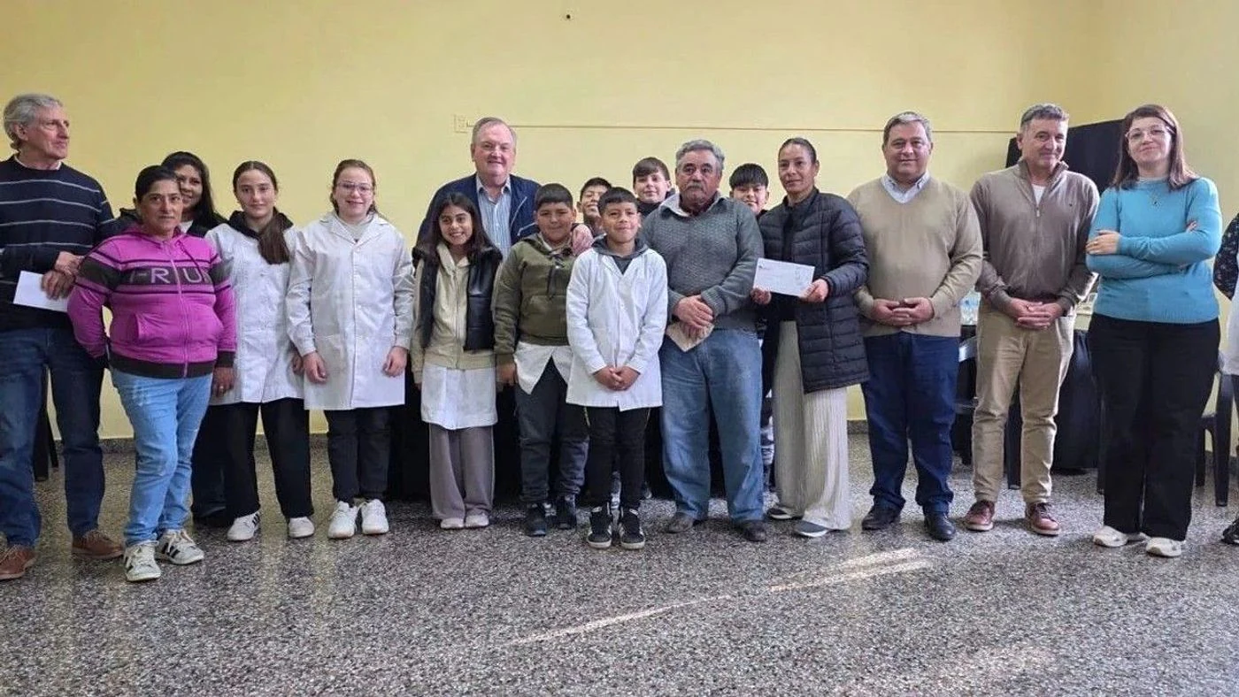 Michlig y González entregan $9.750.000 en Arrufó