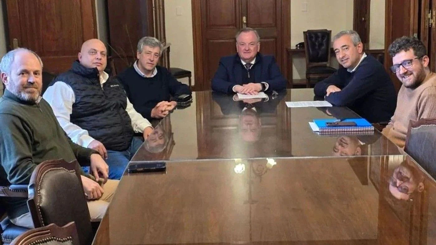 Michlig y Javkin para discutir reformas políticas