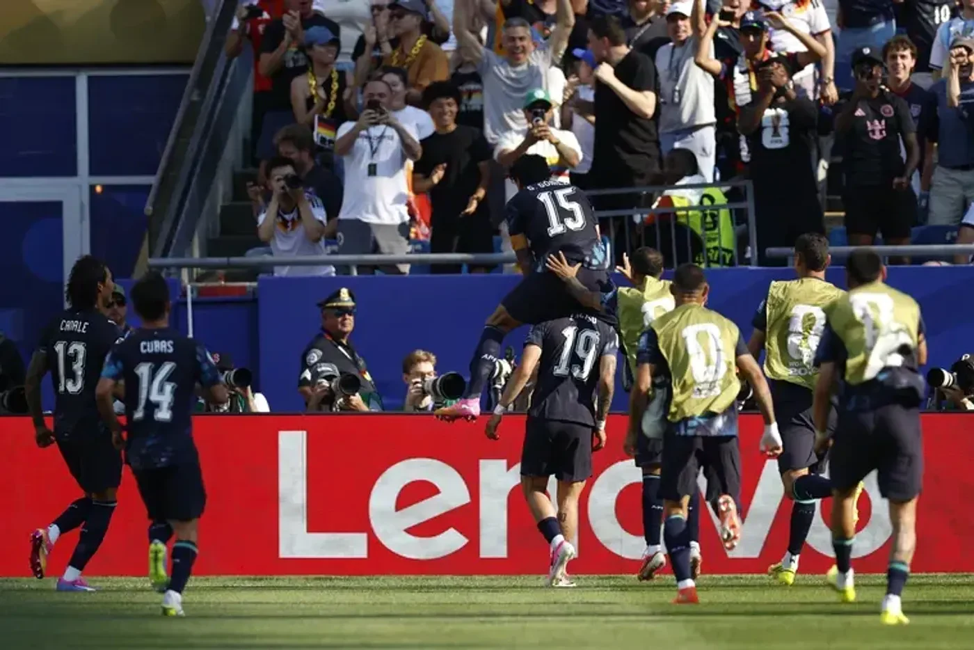 Paraguay hizo historia y eliminó a Alemania en 16avos del Mundial. EFE