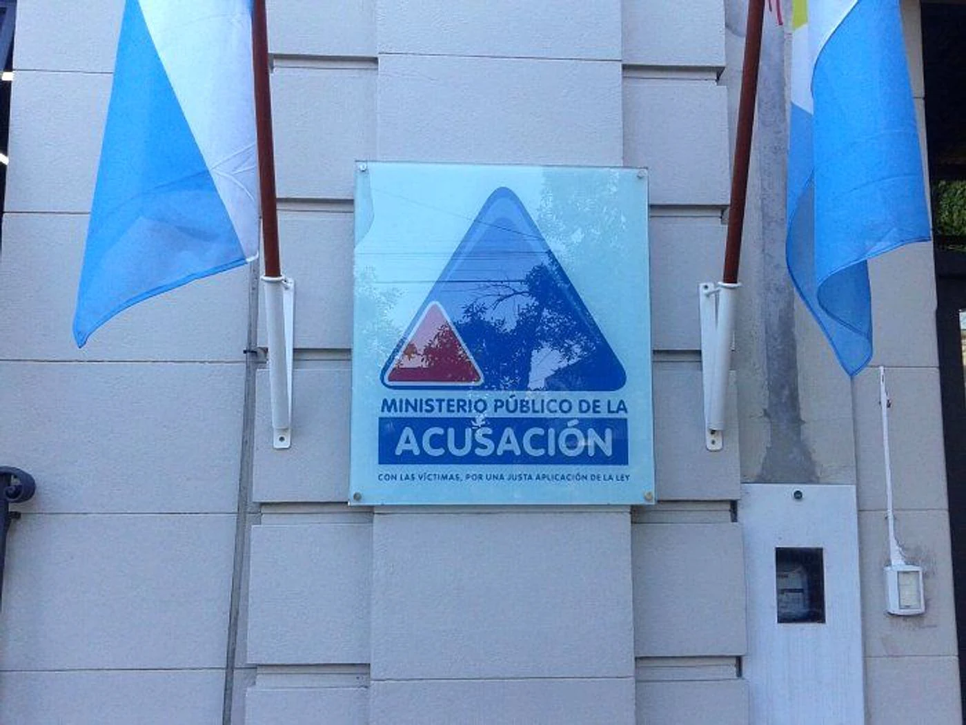 San Cristóbal: Quedó en prisión preventiva el acusado de robar cubiertas en un depósito de colectivos