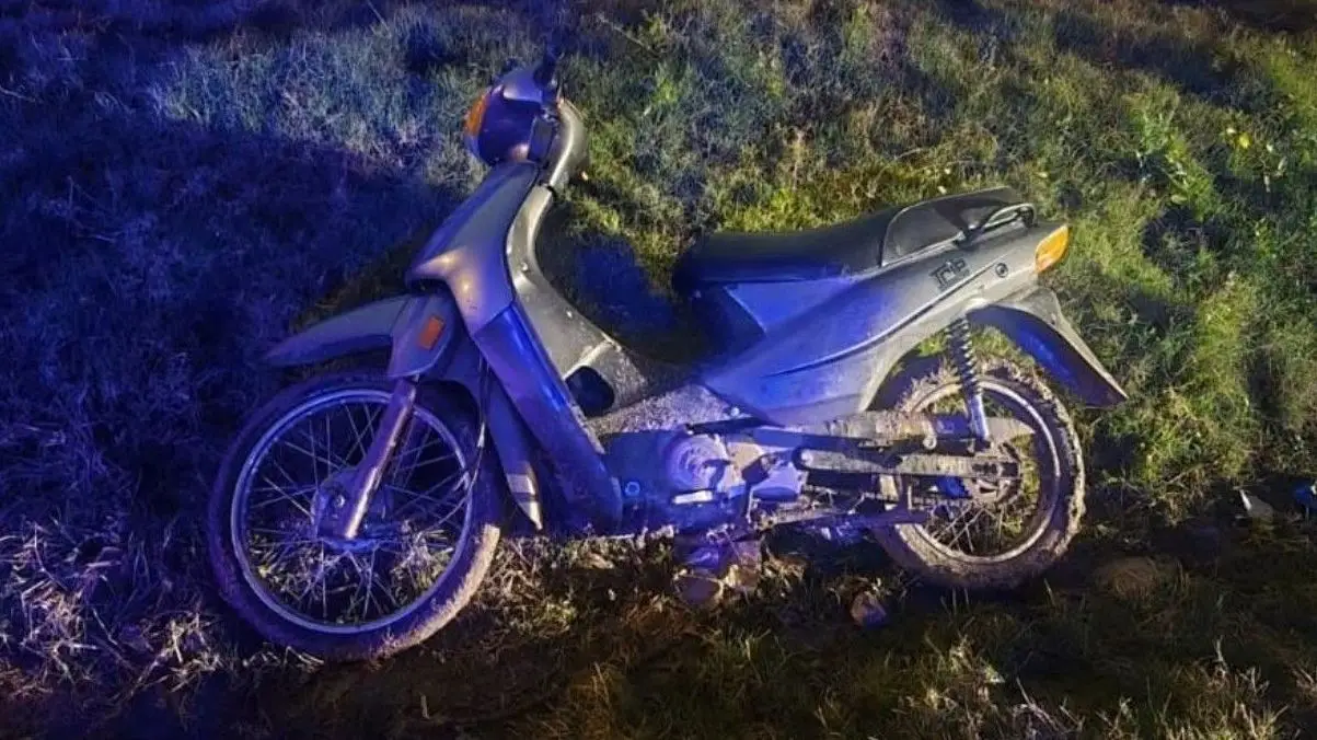 Policía recuperando una motocicleta robada en Pellegrini, San Cristóbal