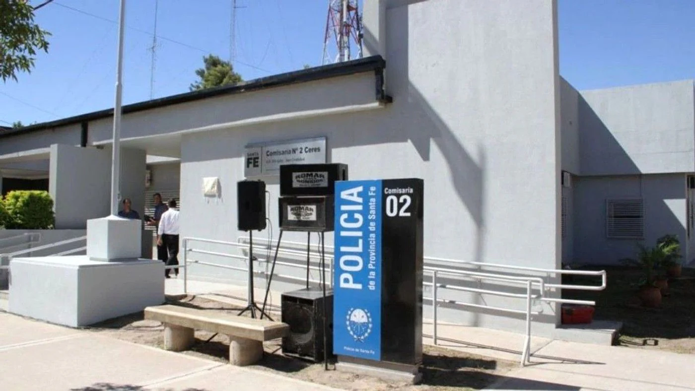 Robo dinero, cheques y más
