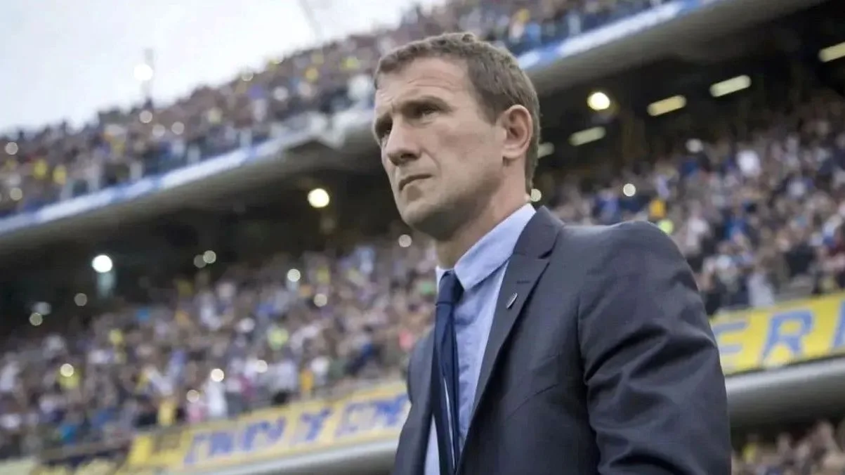 Rodolfo Arruabarrena en La Bombonera, durante su primer ciclo como entrenador de Boca Juniors