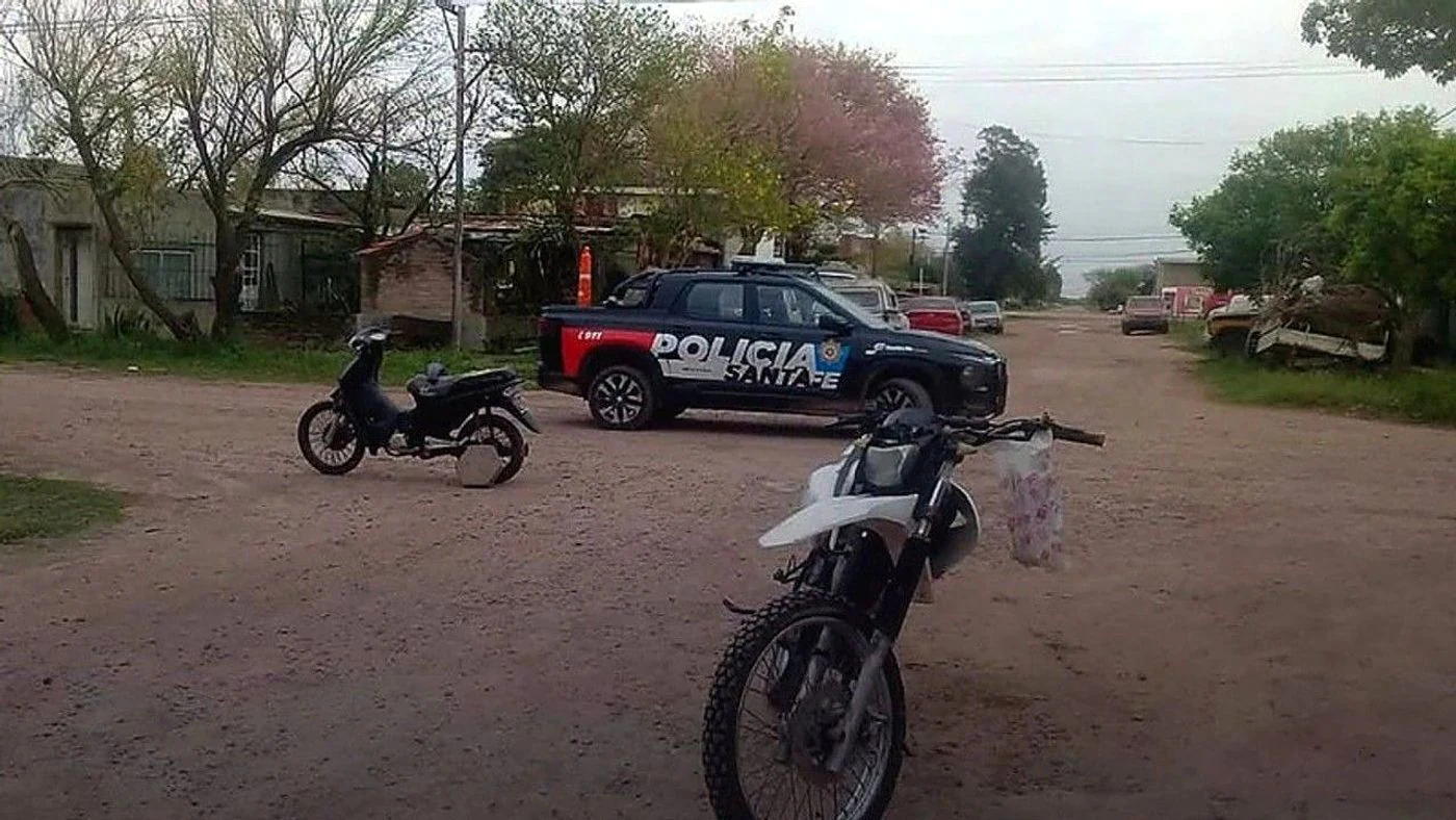 Imagen ilustrativa de la noticia: San Cristóbal: choque entre dos motos dejó tres personas con lesiones leves (Policiales)