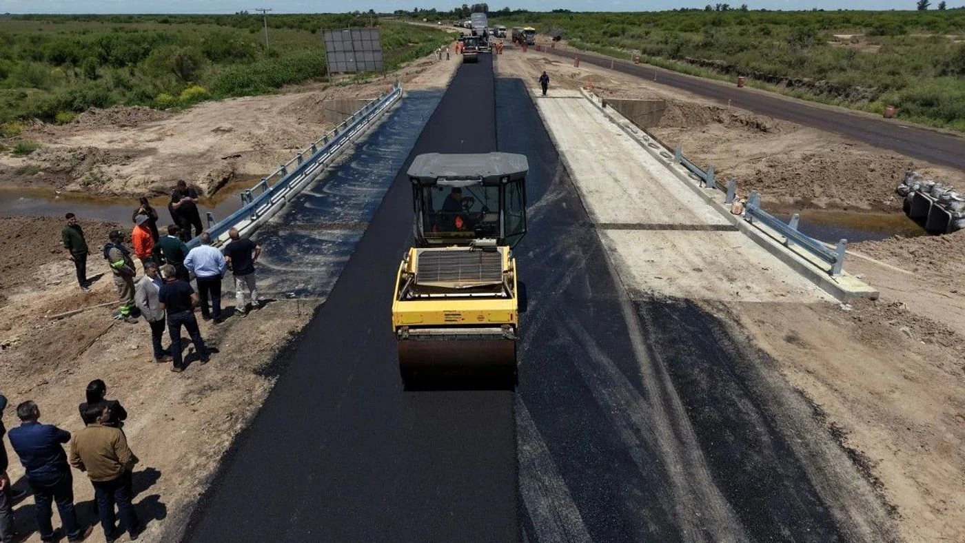 Imagen ilustrativa de la noticia: San Cristóbal: Pullaro y Michlig recorrieron obras en rutas 13 y 4 (Región)