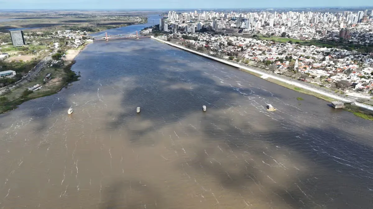 La tendencia prevista se refuerza en un contexto de lluvias intensas en distintos sectores de la cuenca del Paraná, con aportes desde el sur de Brasil, Paraguay