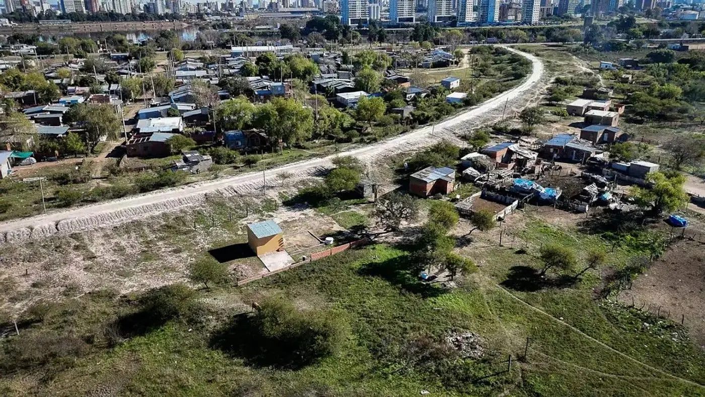 Alto Verde, uno de los sectores de Santa Fe bajo seguimiento ante la crecida del río Paraná. El municipio prepara un predio para instalar hasta 80 módulos habit