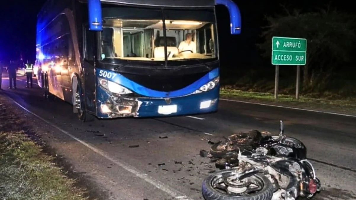 Accidente en Ruta Nacional 34 en Arrufó, un hombre fallecido, motocicleta involucrada.