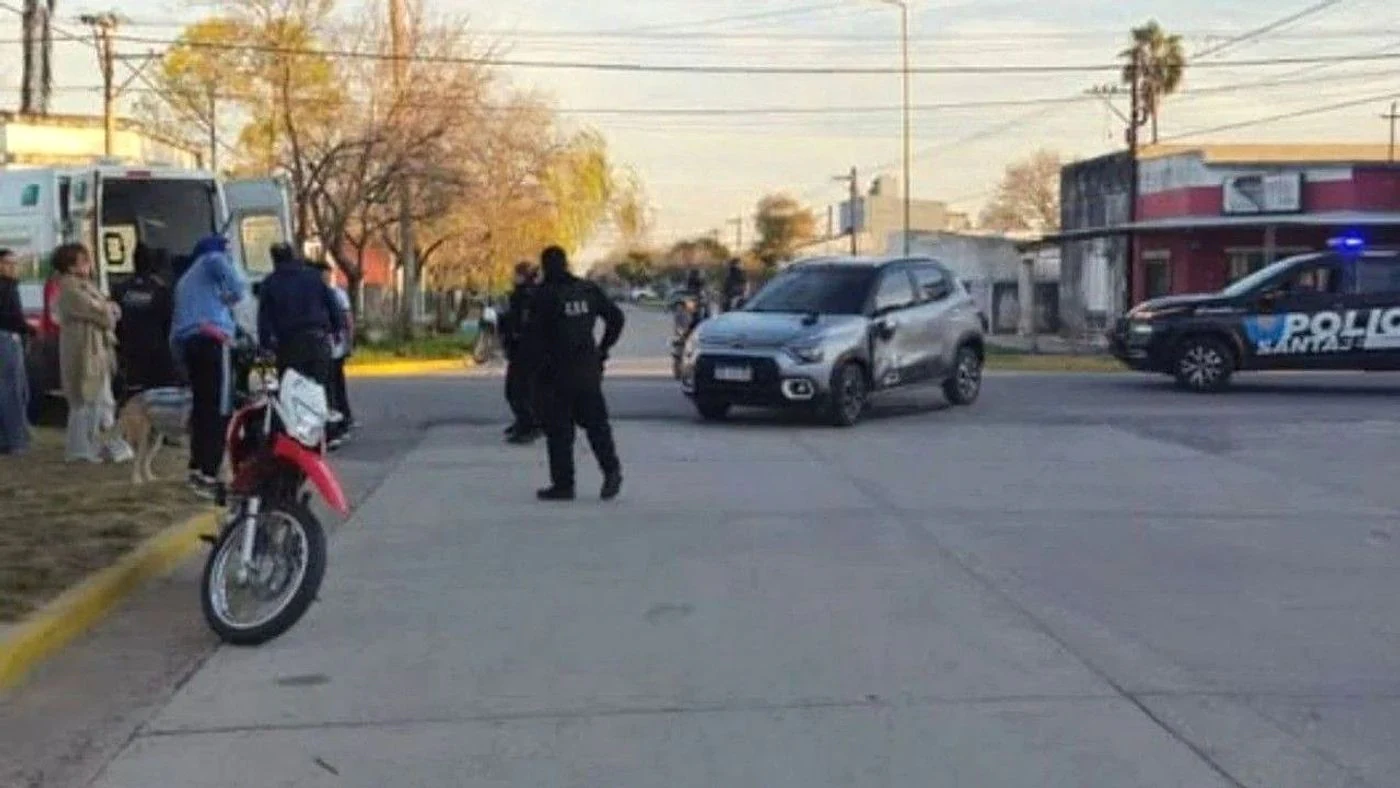Un menor en el hospital tras un violento choque en Alvear