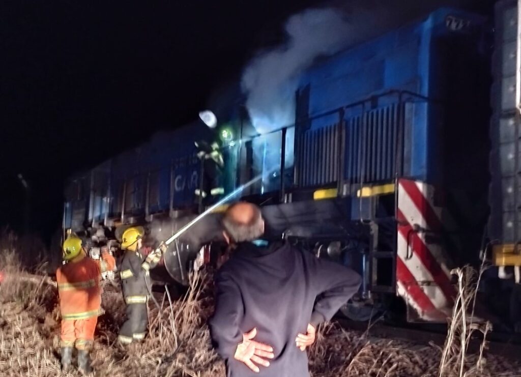 Se prendió fuego una locomotora en Ñanducita