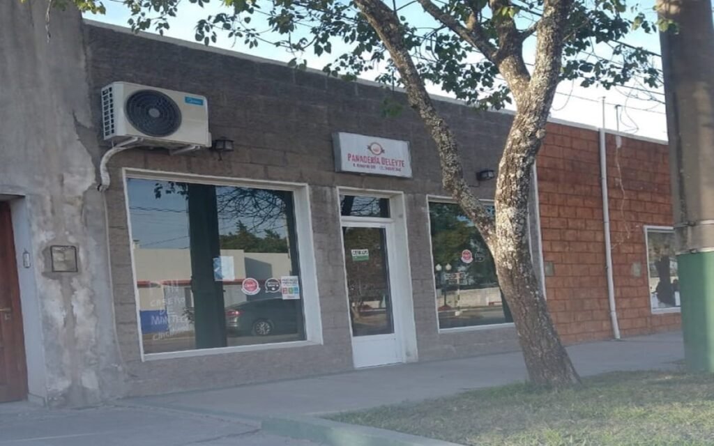 Accidente en moto al cruzarse un perro a su paso