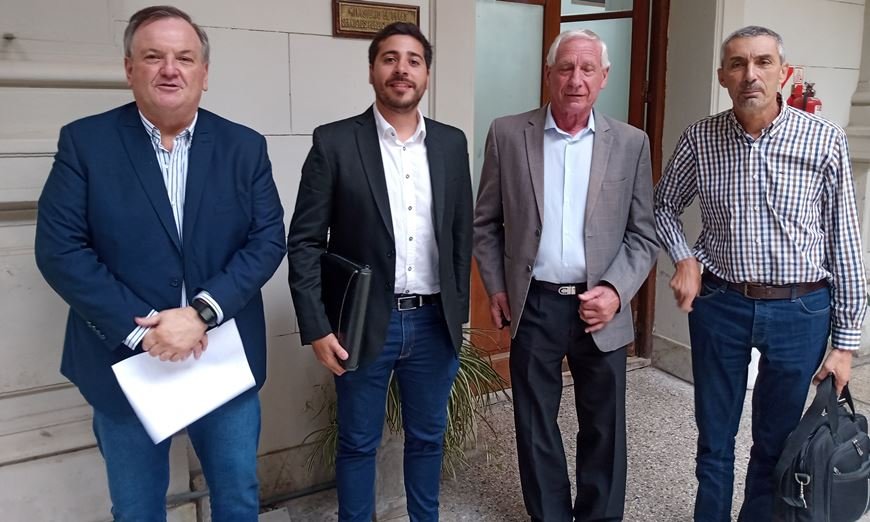 Autoridades del Dpto. San Cristóbal mantuvieron una reunión de trabajo con la Ministra Silvina Frana 1 Reunión con Silvina Frana