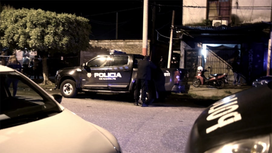 Atacan a tiros a dos policías