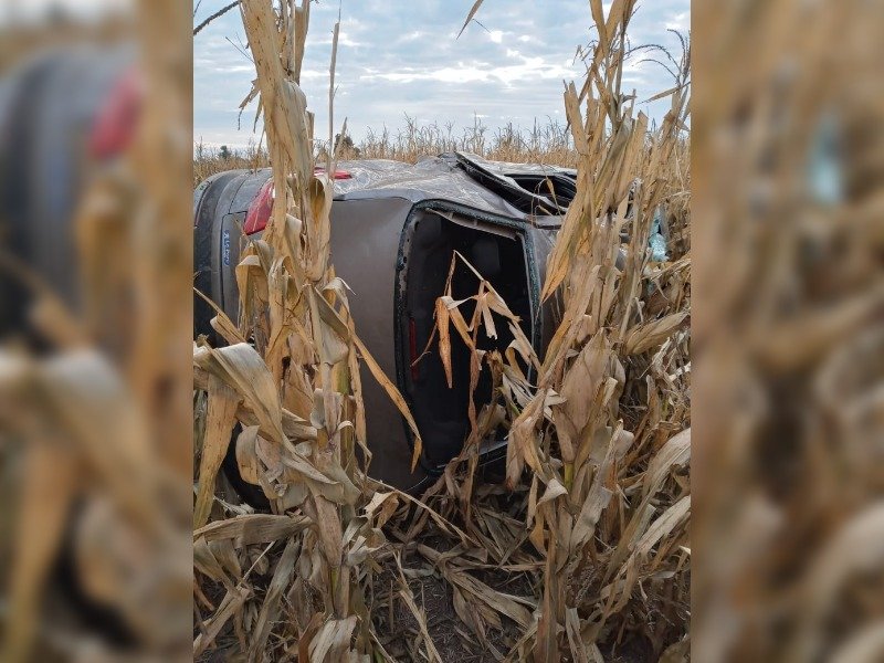 Vuelco de un auto con 3 ocupantes en Suardi